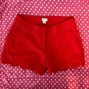 Red crown and ivy shelby scalloped shorts
